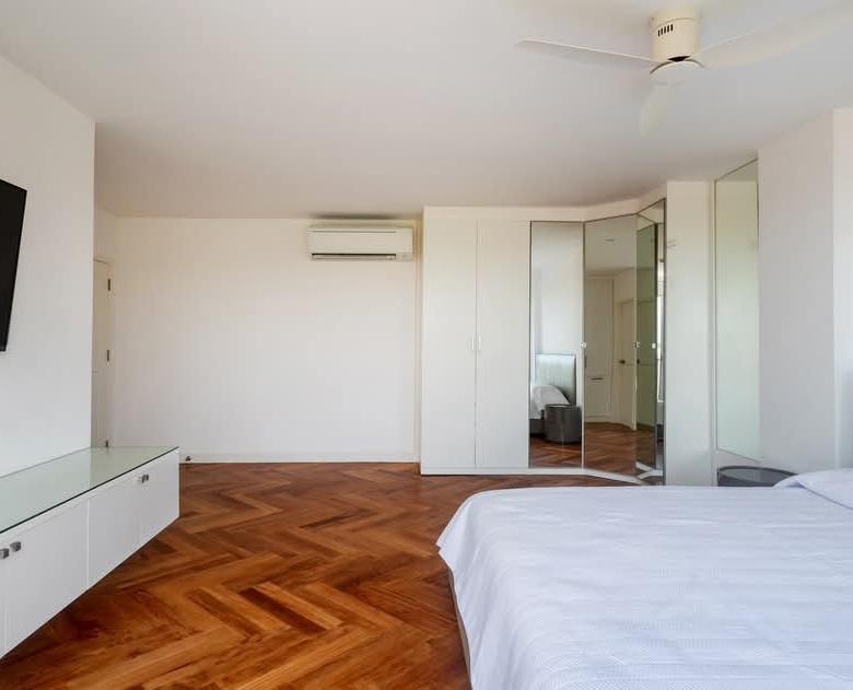 Deluxe Beachfront Condo Magnificent Coastal Views