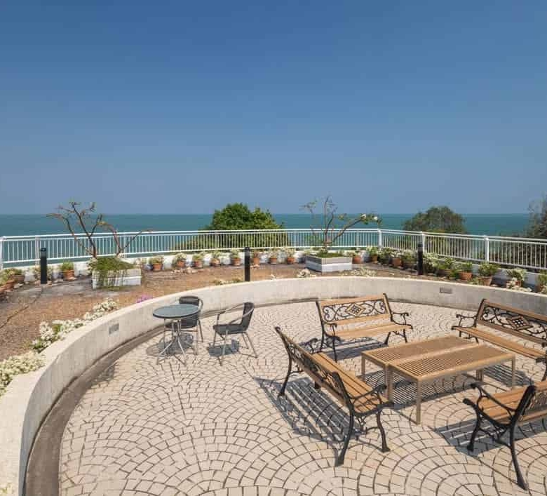 Luxury Beachfront Condo Spectacular Sea Views