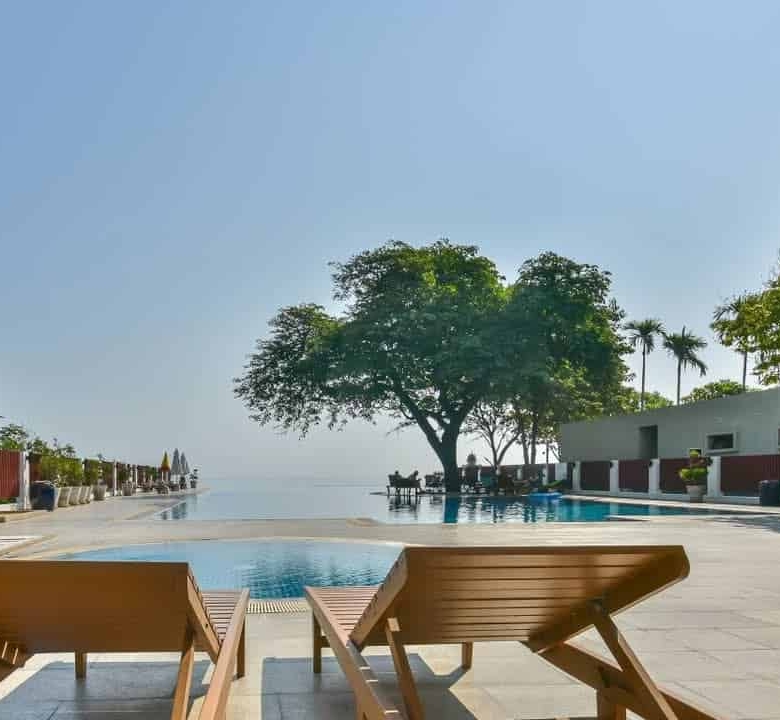 Elegant Beachfront Condo Unobstructed Ocean Views